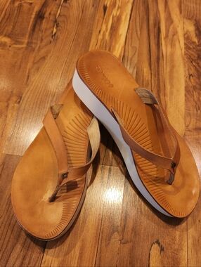 Olukai Tan Wedge Leather Flip Flop Sandals.